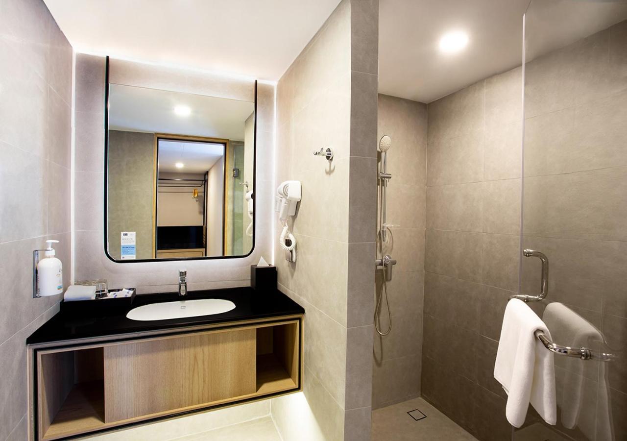 Holiday Inn Express & Suites Bangkok Central Pier By Ihg Esterno foto