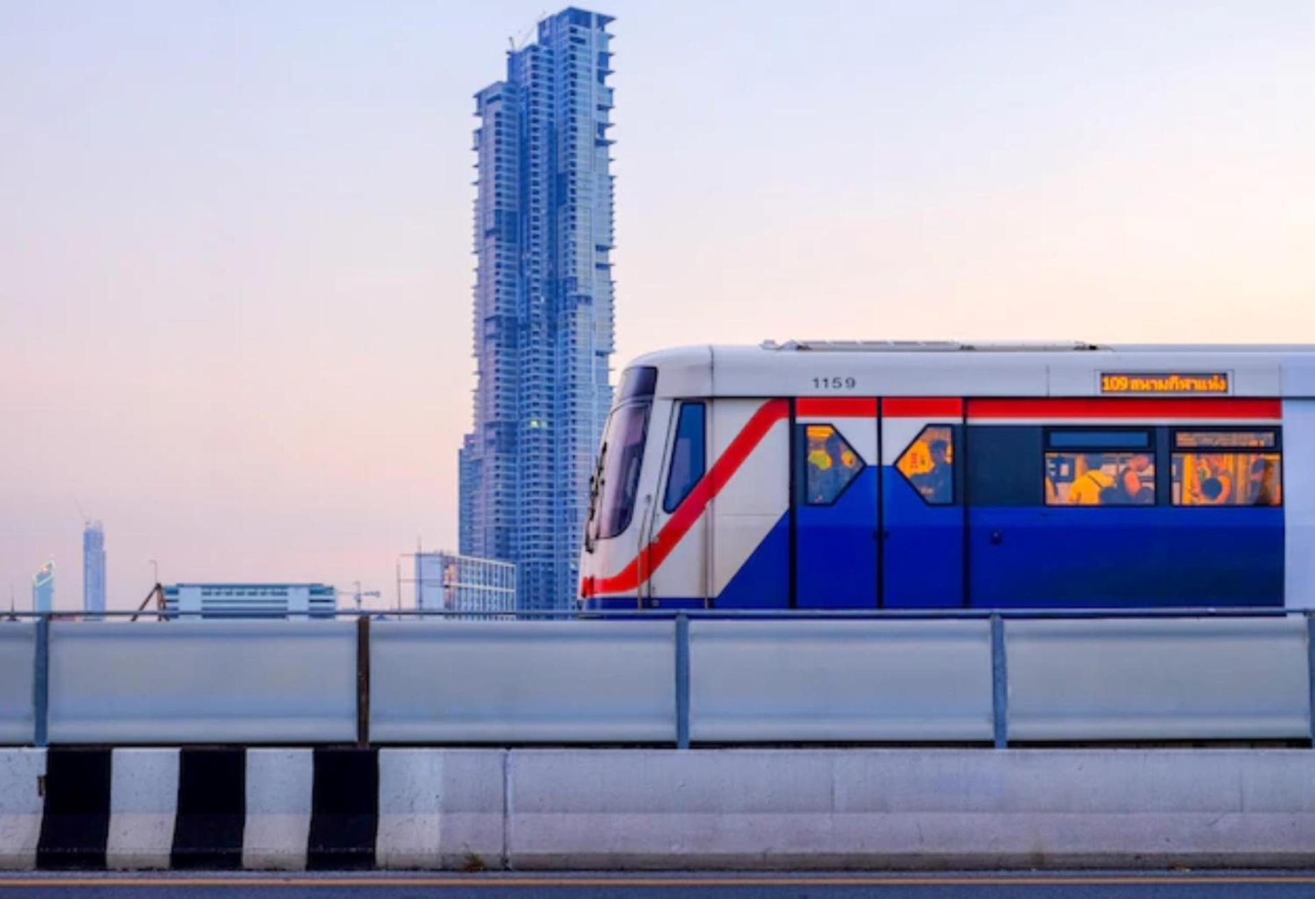 Holiday Inn Express & Suites Bangkok Central Pier By Ihg Esterno foto