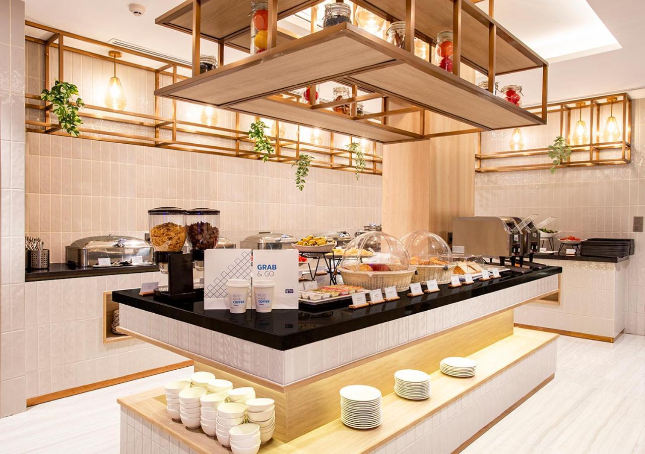 Holiday Inn Express & Suites Bangkok Central Pier By Ihg Esterno foto