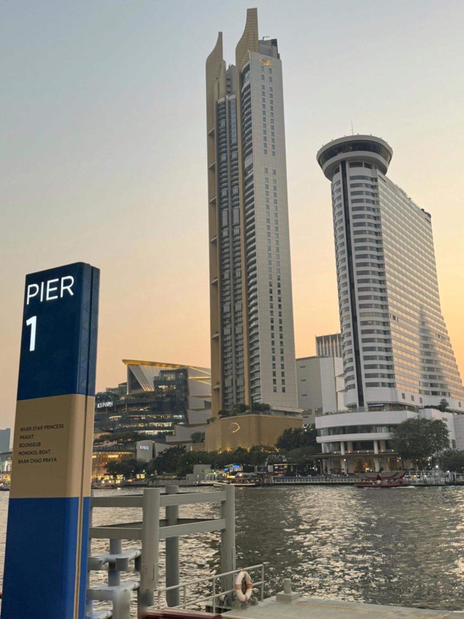 Holiday Inn Express & Suites Bangkok Central Pier By Ihg Esterno foto