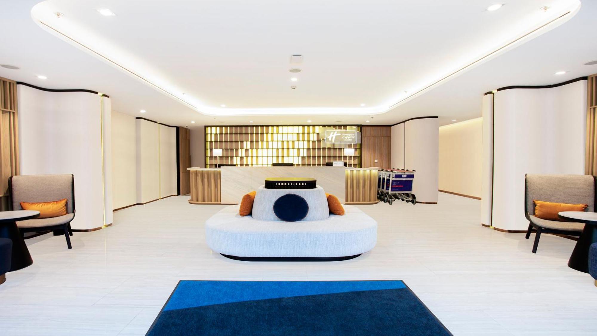 Holiday Inn Express & Suites Bangkok Central Pier By Ihg Esterno foto
