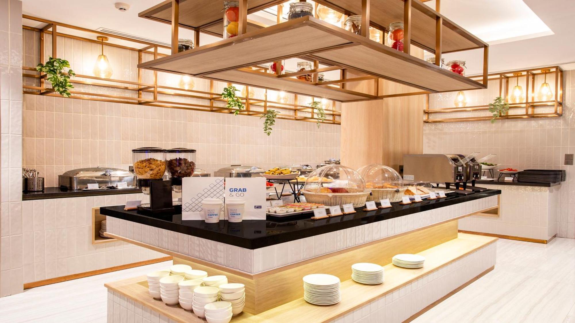 Holiday Inn Express & Suites Bangkok Central Pier By Ihg Esterno foto