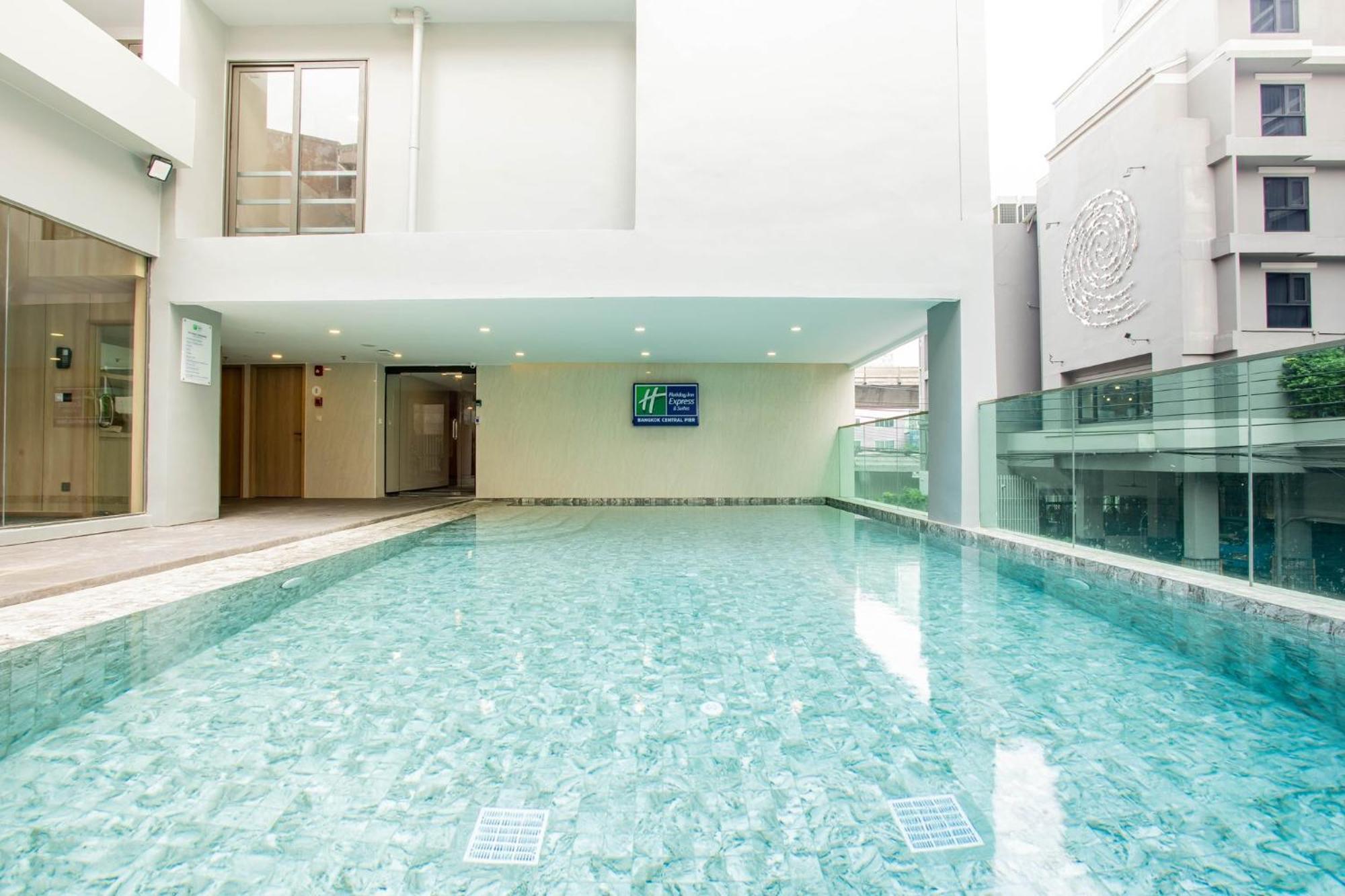 Holiday Inn Express & Suites Bangkok Central Pier By Ihg Esterno foto